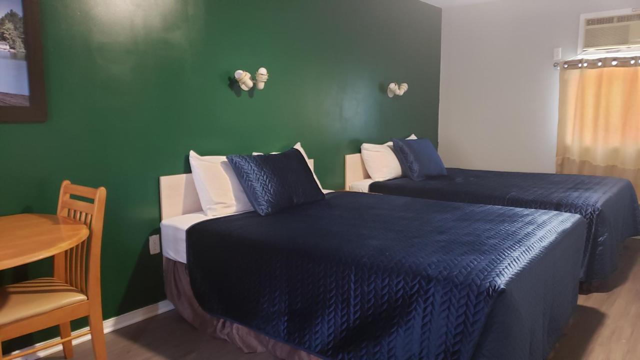 Oakwood Motel Gravenhurst Eksteriør bilde