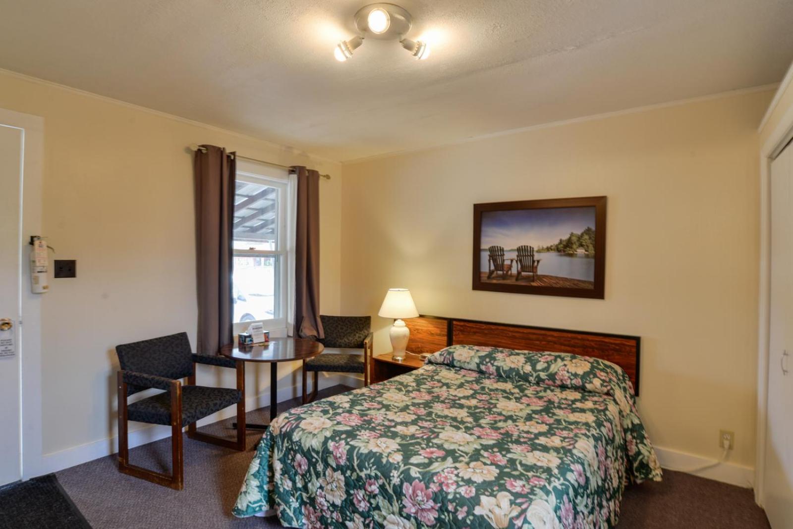 Oakwood Motel Gravenhurst Eksteriør bilde