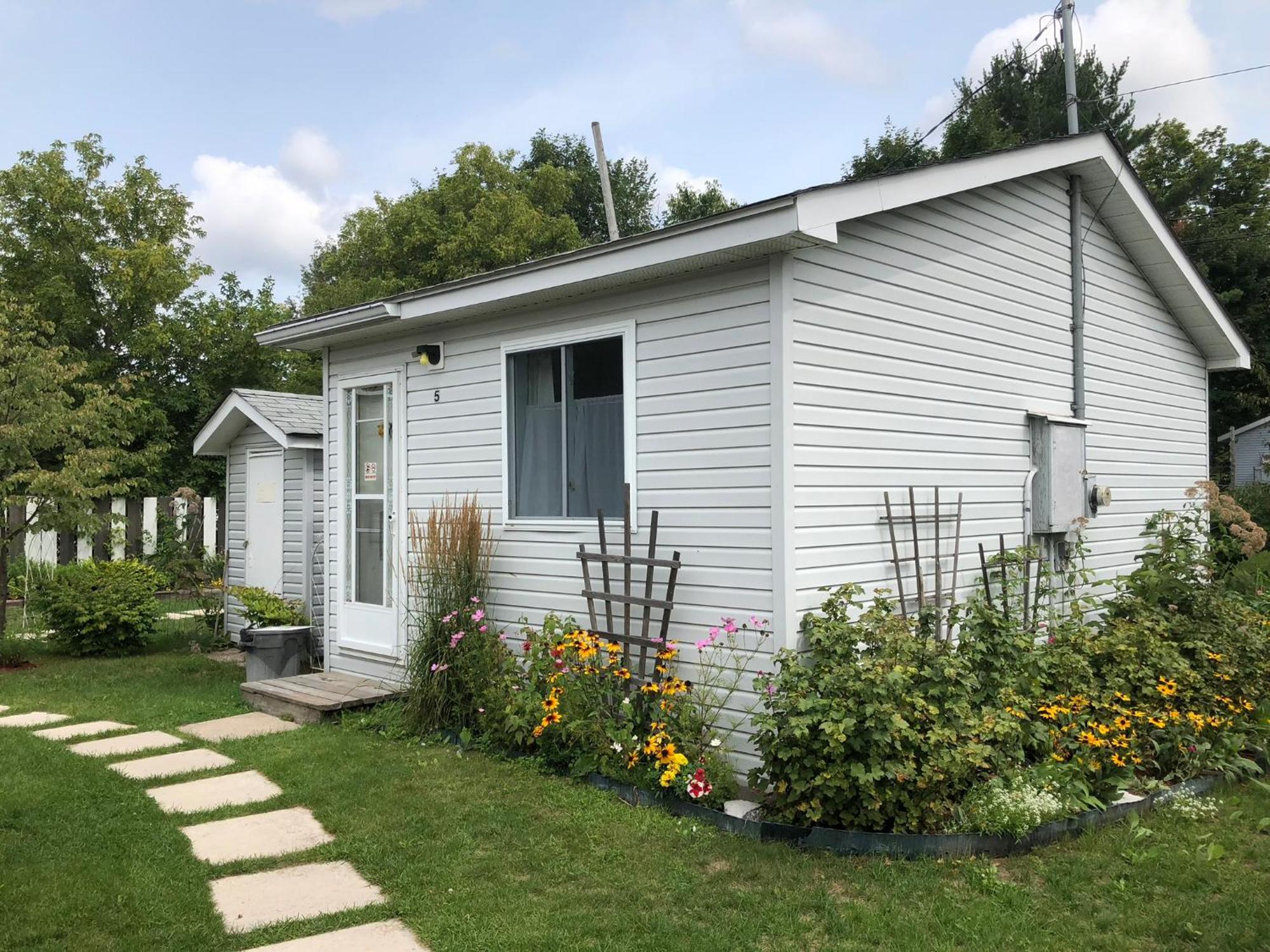 Oakwood Motel Gravenhurst Eksteriør bilde